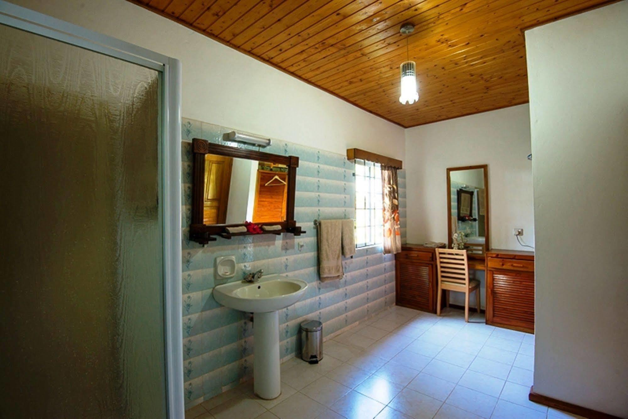 Le Tropique Villa (Adults Only) Grand Anse  Extérieur photo